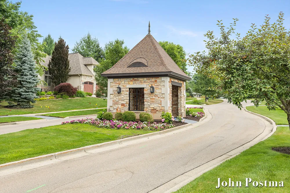 5914 Whitworth Court SE Cascade Charter Township, MI 49546