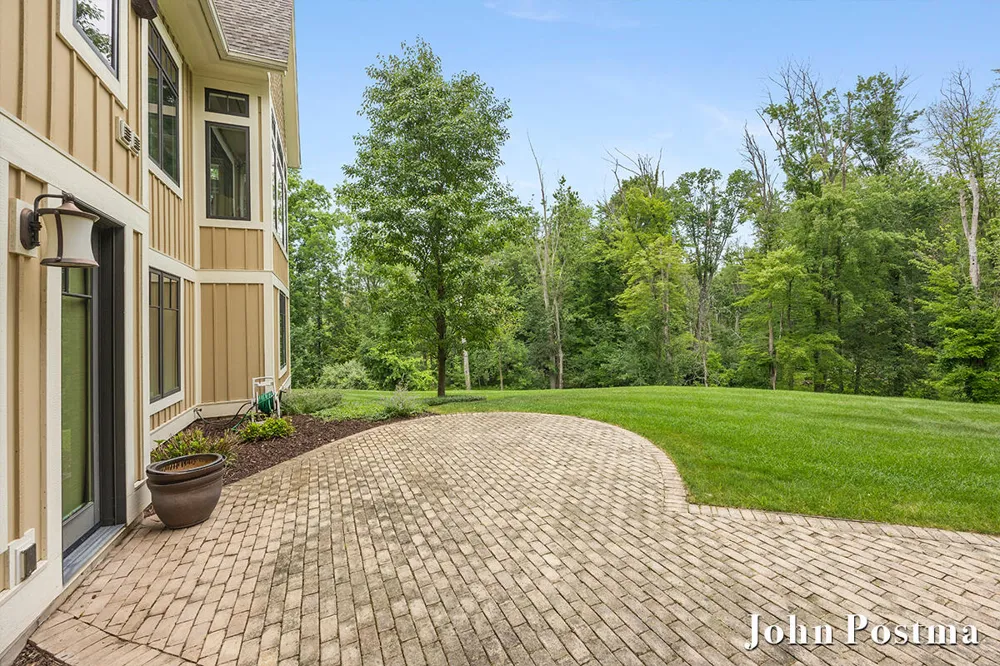 5914 Whitworth Court SE Cascade Charter Township, MI 49546