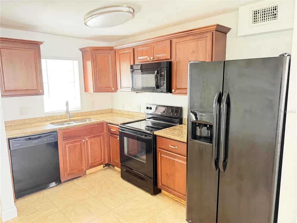2564 SE 15TH AVENUE #H ocala, FL 34471