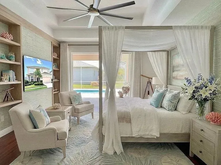 7462 FEATHERSTONE BOULEVARD Sarasota, FL 34238