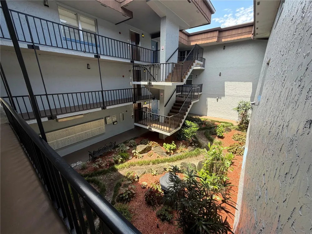 333 LAKE HOWARD DRIVE NW #211B Winter Haven, FL 33880