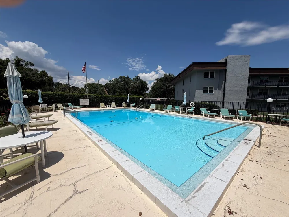 333 LAKE HOWARD DRIVE NW #211B Winter Haven, FL 33880