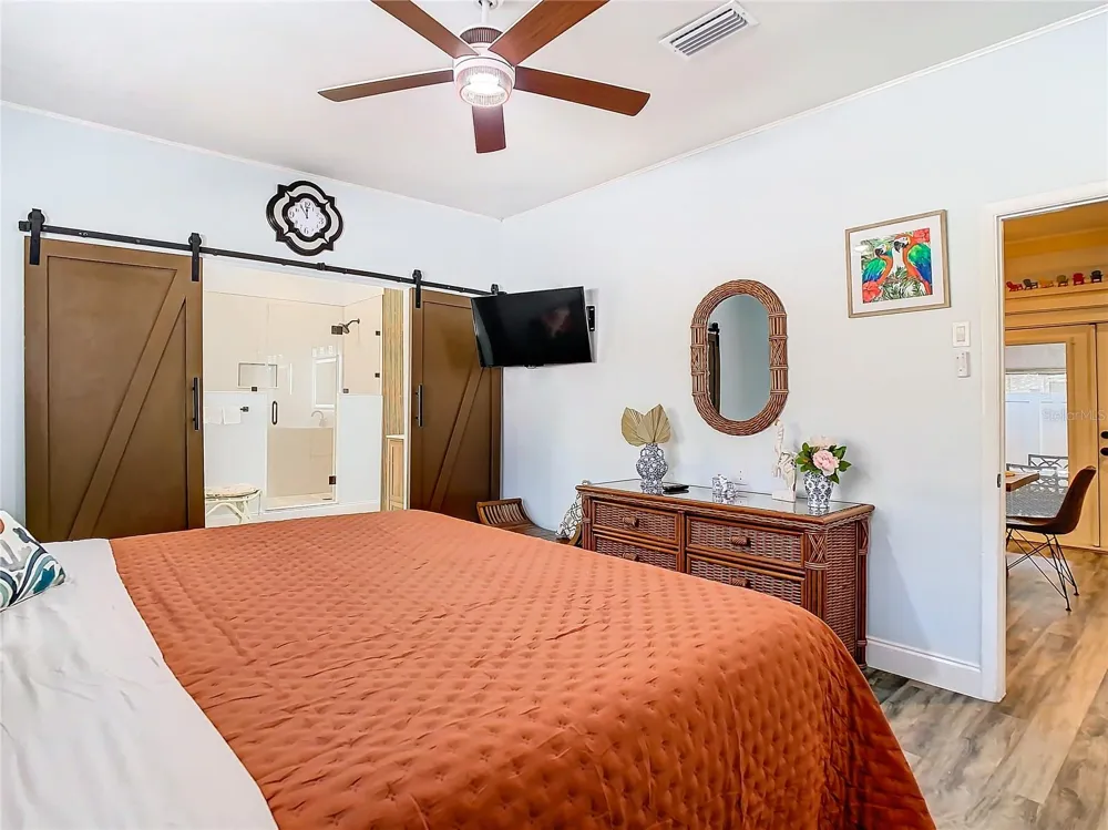 3321 W AILEEN STREET Tampa, FL 33607