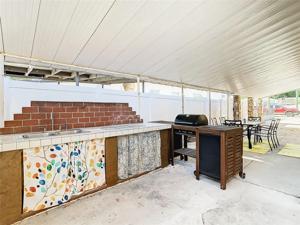 3321 W AILEEN STREET Tampa, FL 33607