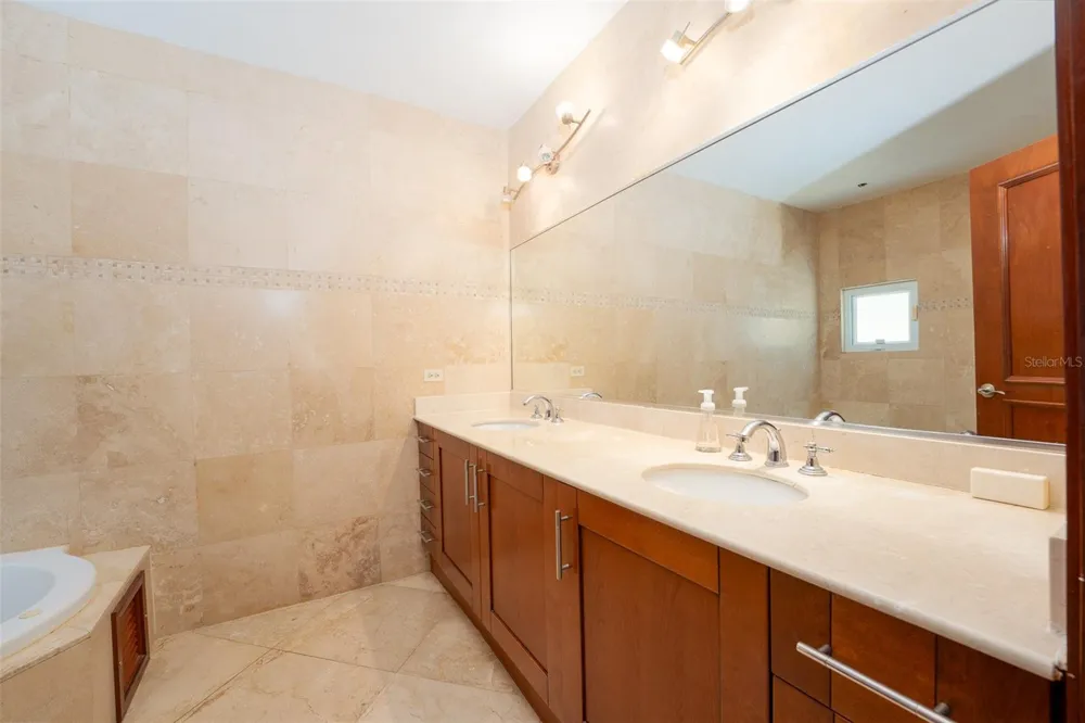 24 PASEO LAS PALMAS Dorado, Pr, PR 00646