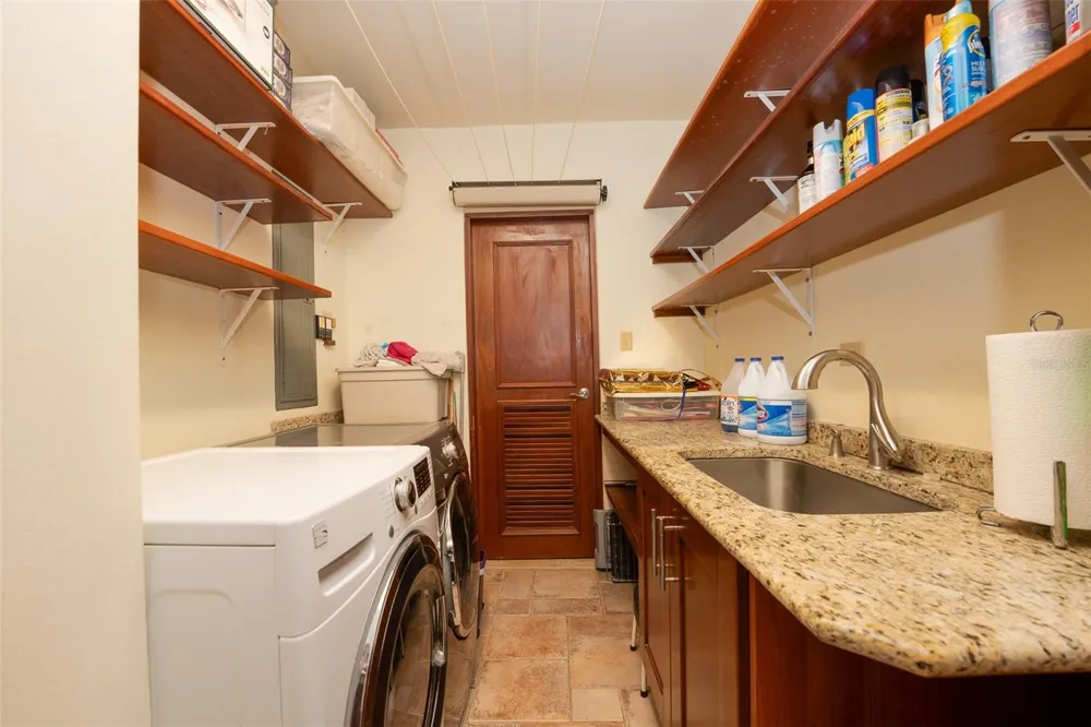 24 PASEO LAS PALMAS Dorado, Pr, PR 00646
