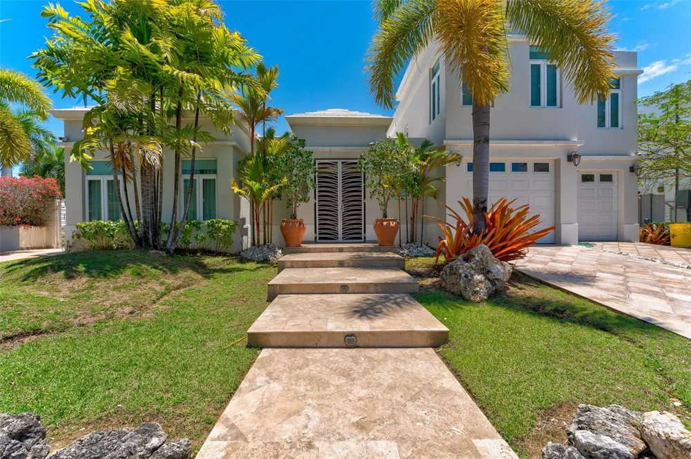 24 PASEO LAS PALMAS Dorado, Pr, PR 00646