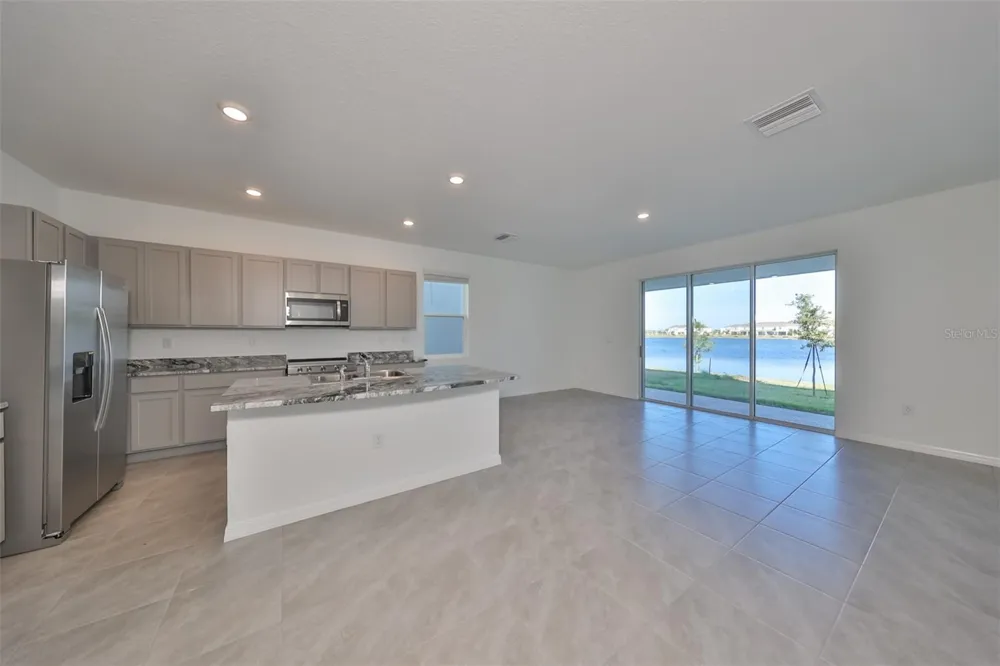 379 MANGROVE SHADE CIRCLE Apollo Beach, FL 33572