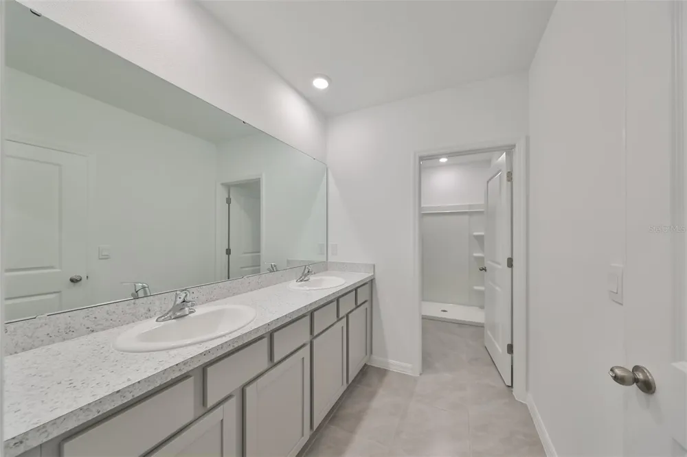 379 MANGROVE SHADE CIRCLE Apollo Beach, FL 33572