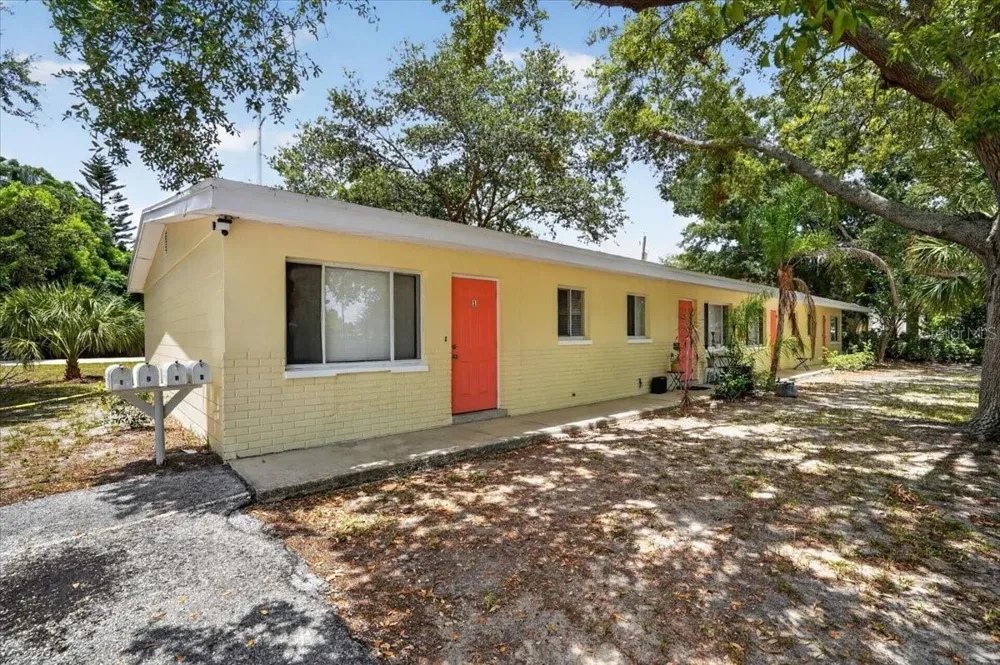 5991 FAIRFIELD AVENUE S Gulfport, FL 33707