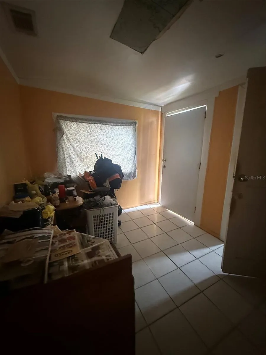 3012 ALBANY AVENUE Tampa, FL 33607