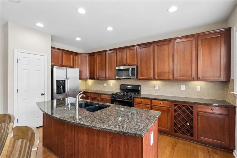 503 Grove Field Court Suwanee, GA 30024