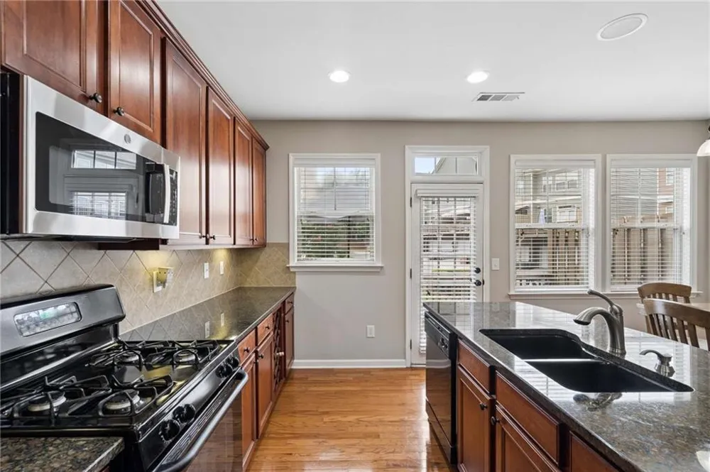 503 Grove Field Court Suwanee, GA 30024