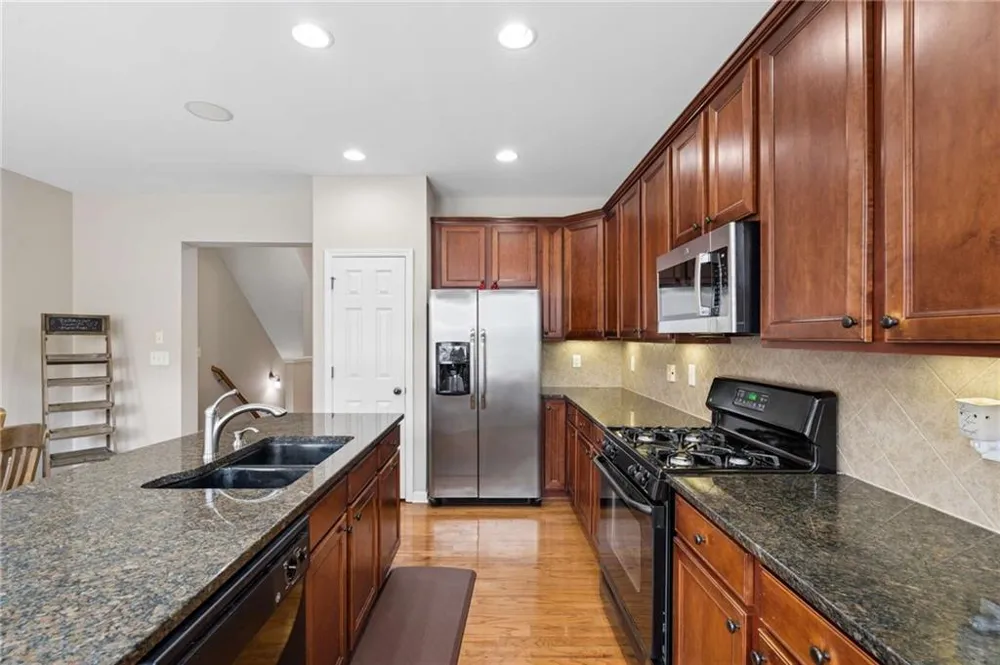503 Grove Field Court Suwanee, GA 30024