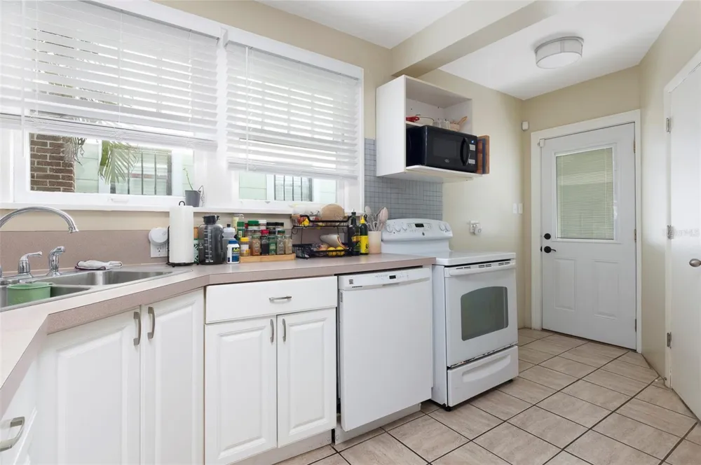 540 11TH AVENUE St Petersburg, FL 33701
