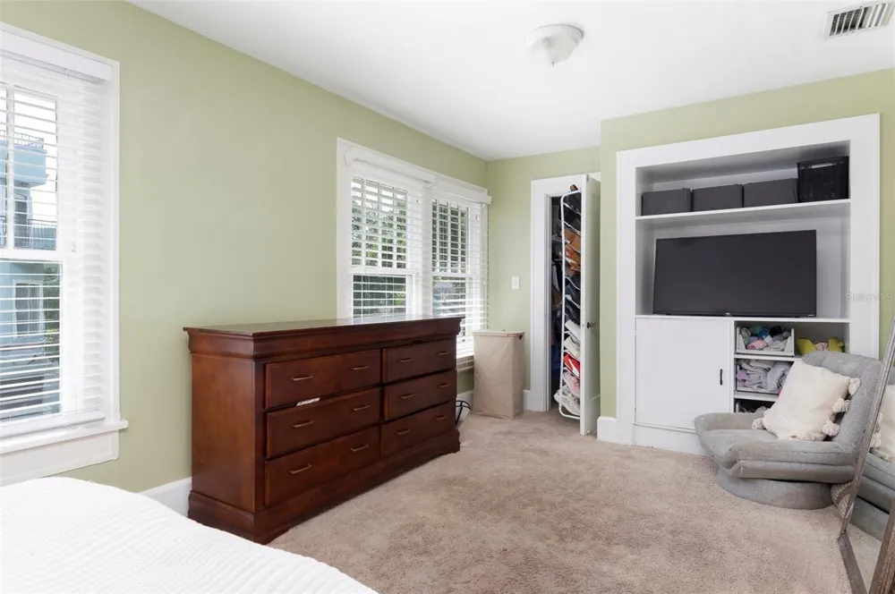 540 11TH AVENUE St Petersburg, FL 33701