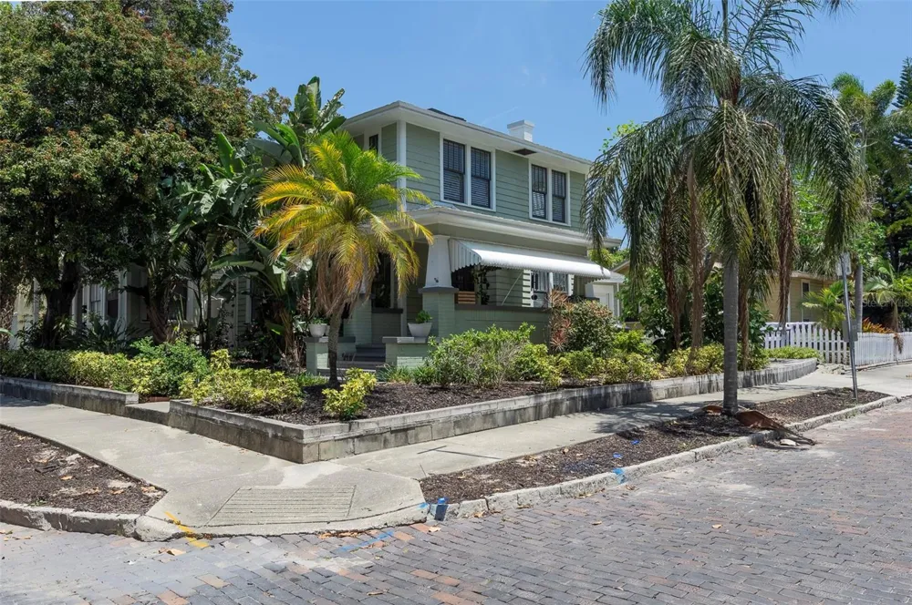 540 11TH AVENUE St Petersburg, FL 33701