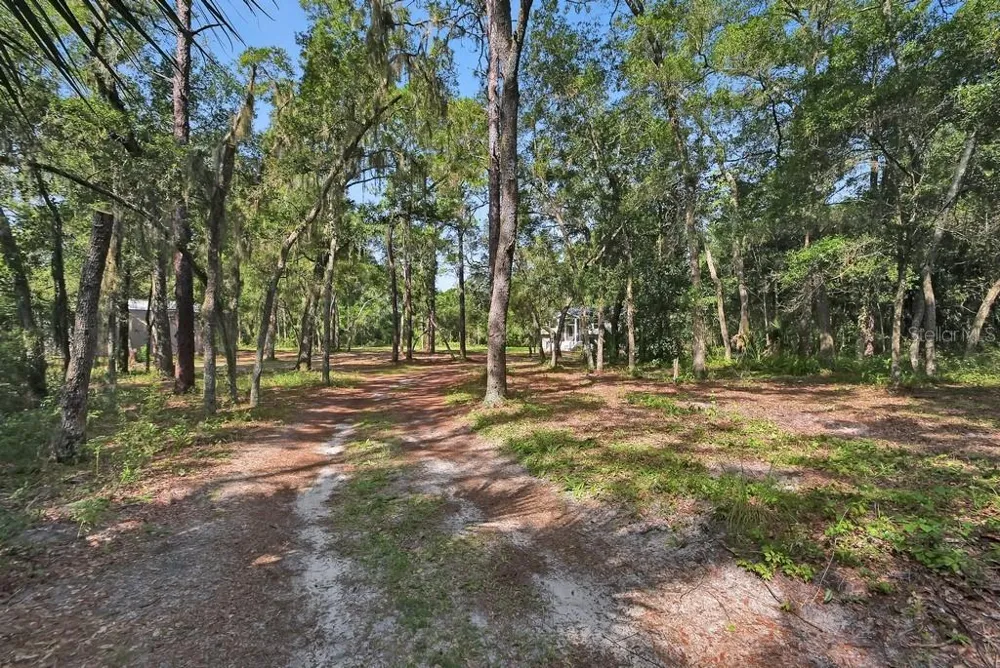 1530 DEERMOSS LANE Deland, FL 32720