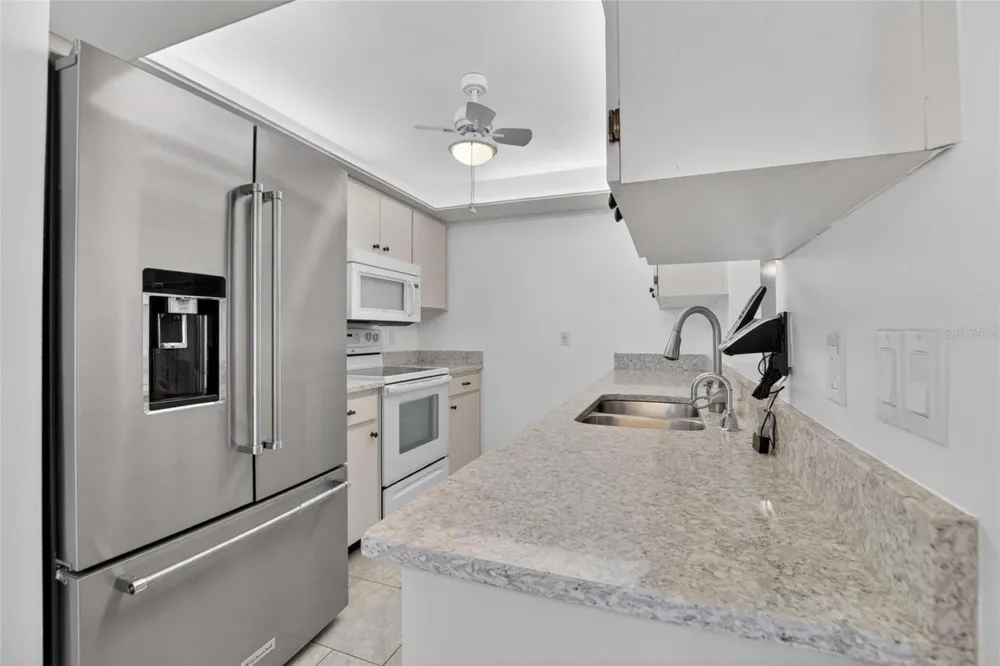 213 GLENELLEN PLACE Sun City Center, FL 33573
