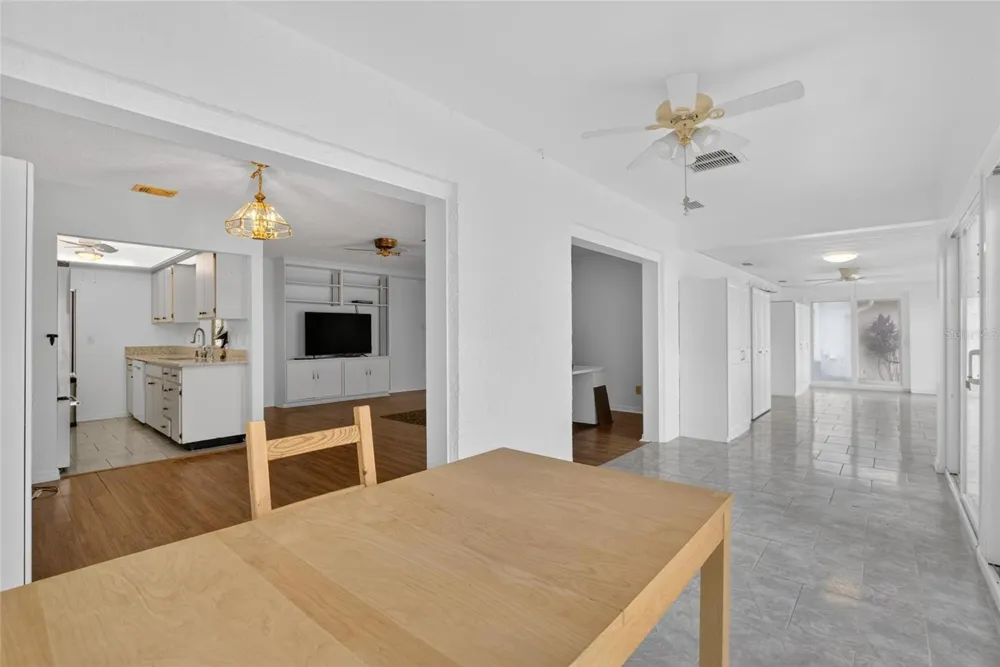 213 GLENELLEN PLACE Sun City Center, FL 33573