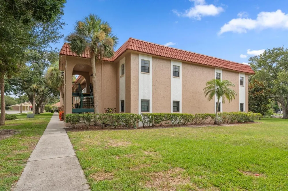 1750 BELLEAIR FOREST DRIVE #B8 Belleair, FL 33756
