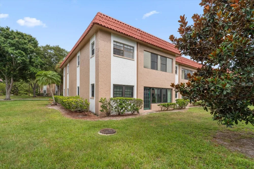 1750 BELLEAIR FOREST DRIVE #B8 Belleair, FL 33756