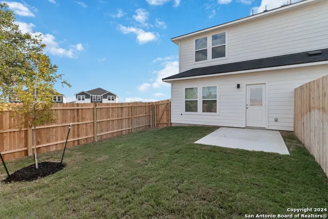 3948 Abbott Pass St Hedwig, TX 78152