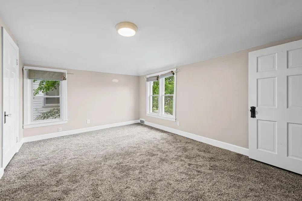 6953 Mayburn Street Dearborn Heights, MI 48127