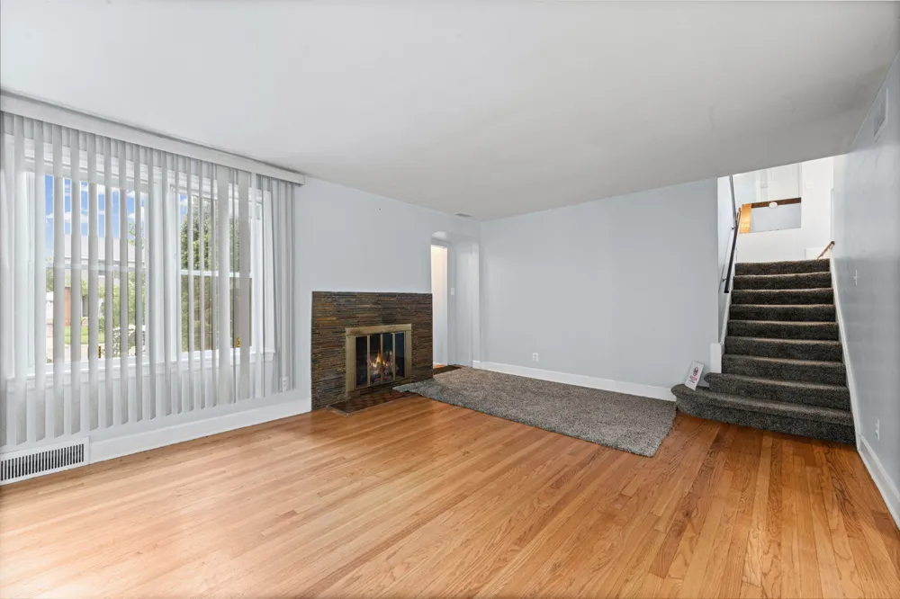 6953 Mayburn Street Dearborn Heights, MI 48127