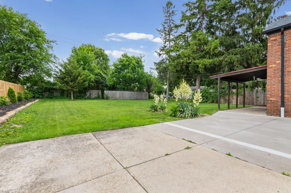 6953 Mayburn Street Dearborn Heights, MI 48127
