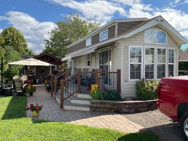 2330 Edmonds Road #46 Galax, VA 24333