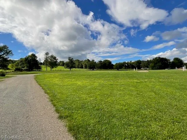 2330 Edmonds Road #46 Galax, VA 24333