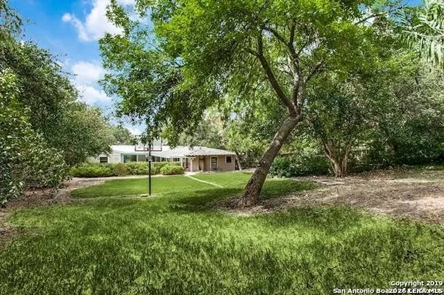 345 BURR RD Terrell Hills, TX 78209
