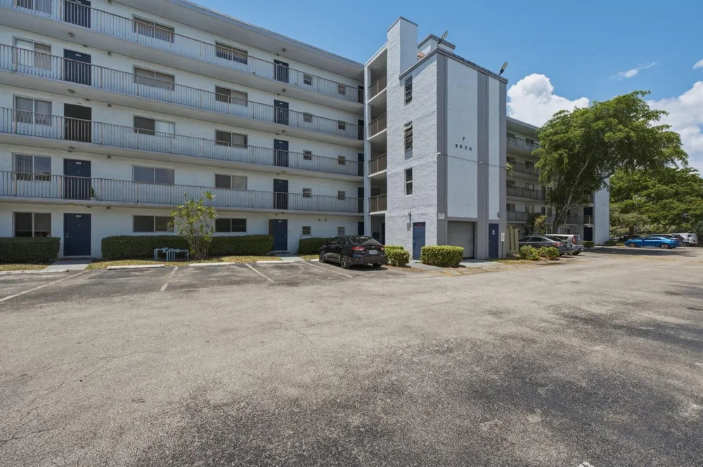 8620 Sherman Circle #204 Miramar, FL 33025