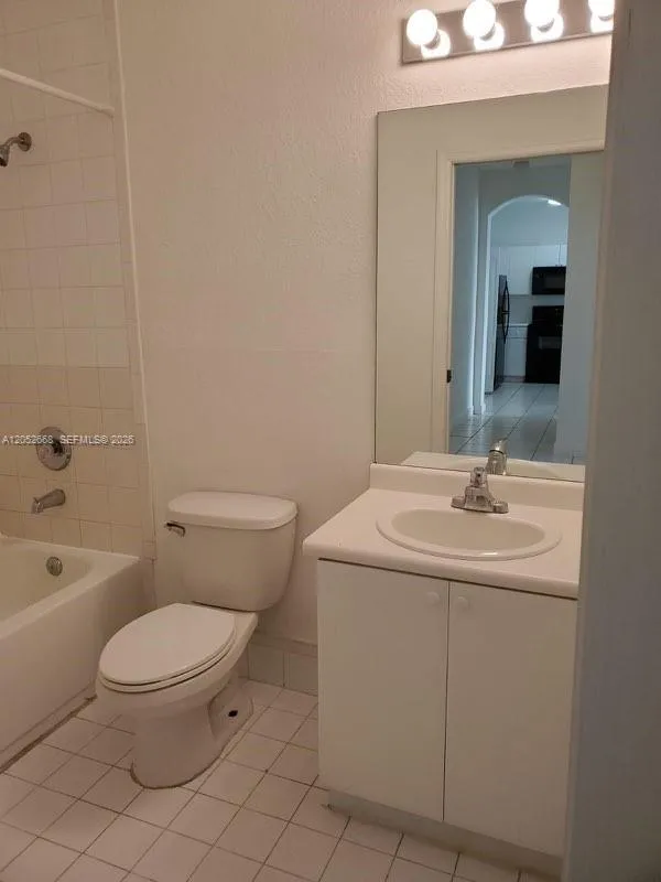 2925 SE 16th Ave #102 Homestead, FL 33035