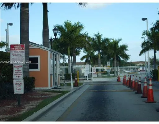 2925 SE 16th Ave #102 Homestead, FL 33035