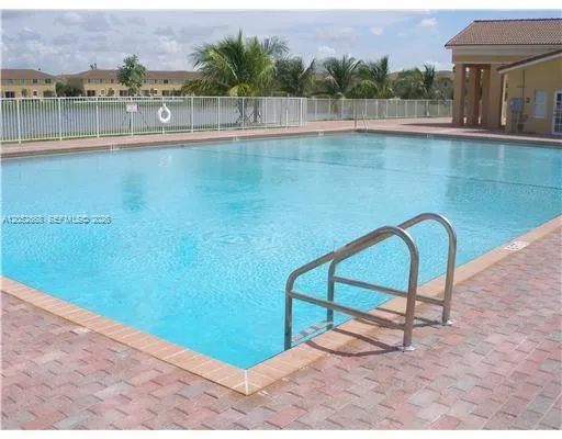 2925 SE 16th Ave #102 Homestead, FL 33035