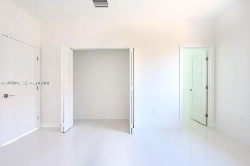 15631 SW 11th Ter Miami, FL 33194