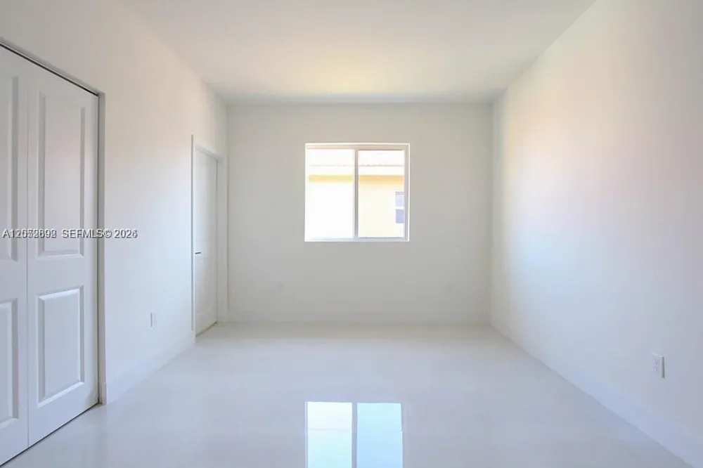 15631 SW 11th Ter Miami, FL 33194