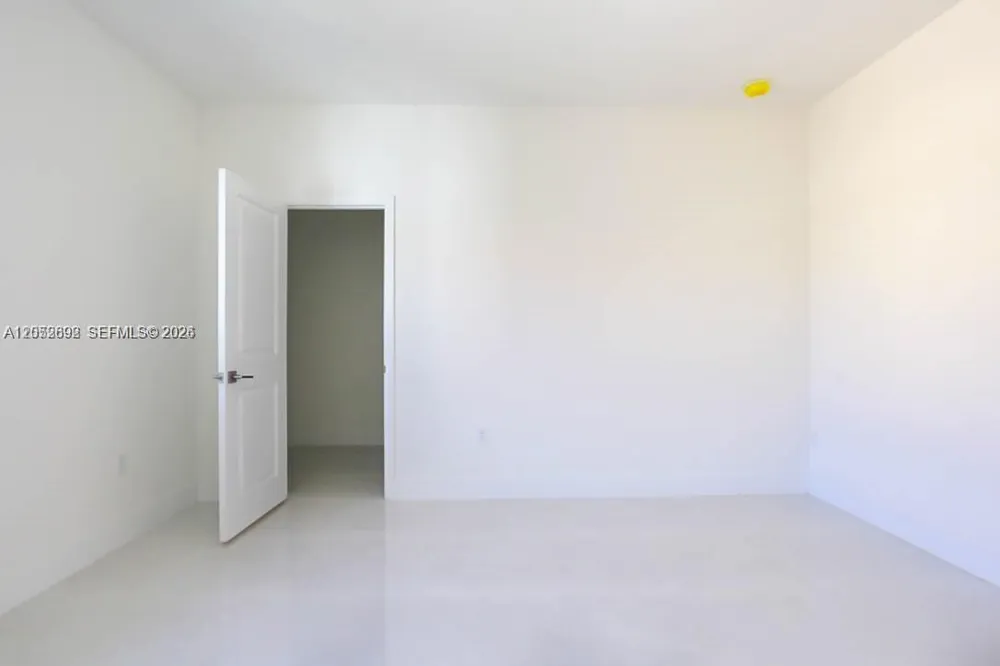 15631 SW 11th Ter Miami, FL 33194