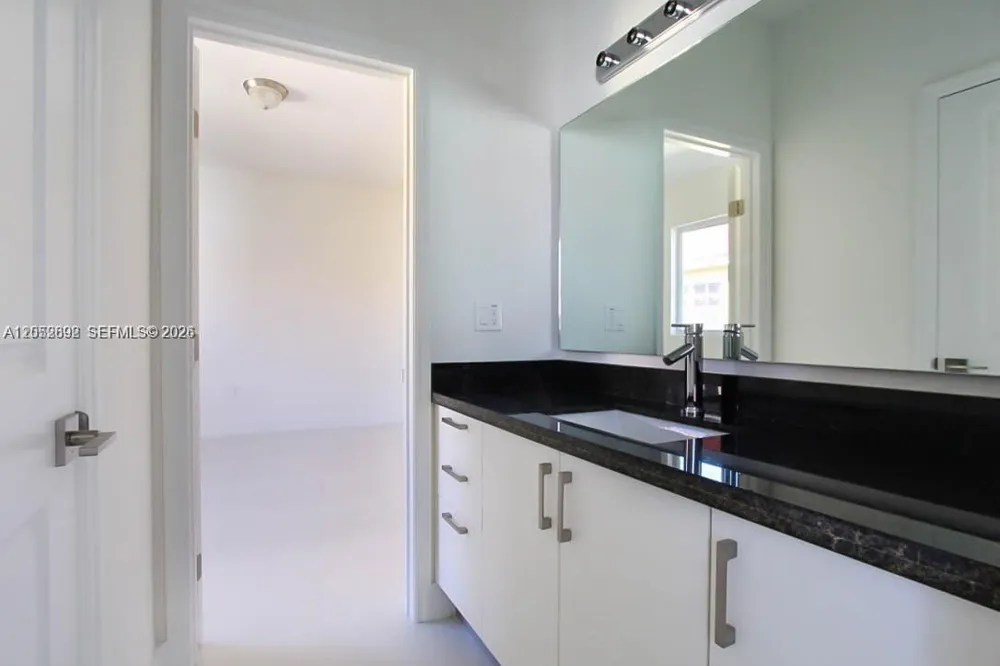 15631 SW 11th Ter Miami, FL 33194