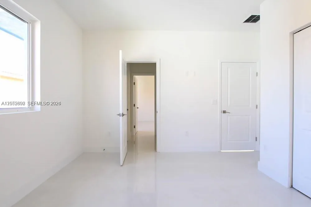 15631 SW 11th Ter Miami, FL 33194