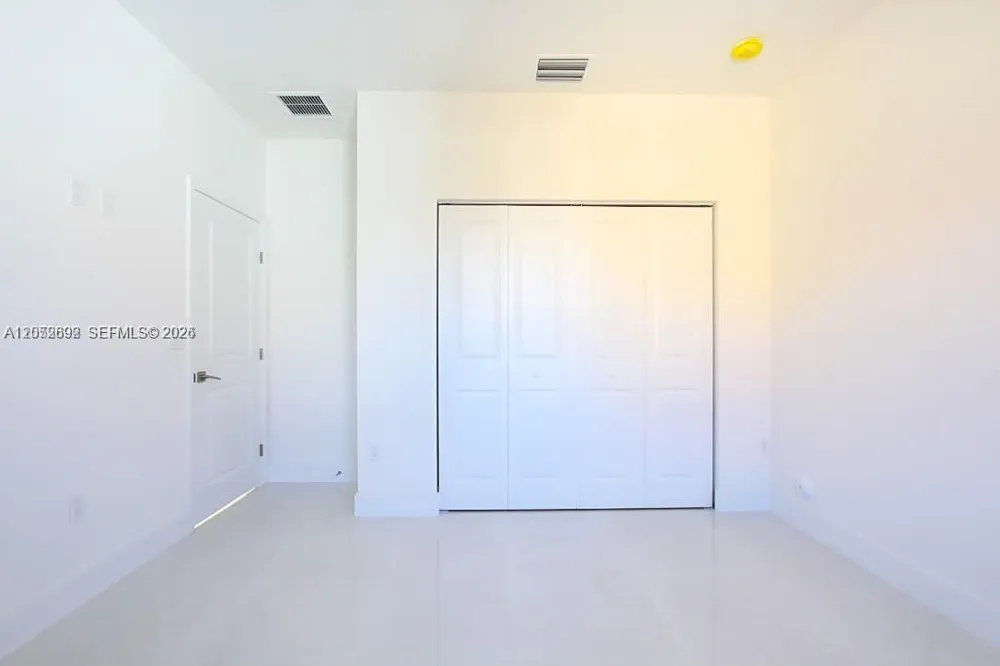 15631 SW 11th Ter Miami, FL 33194