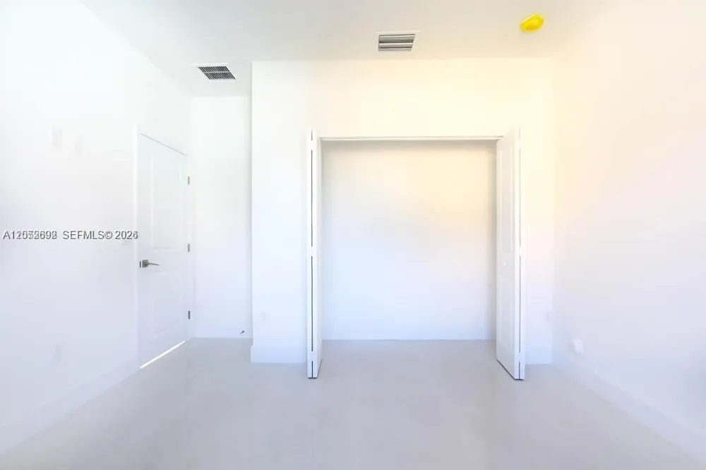 15631 SW 11th Ter Miami, FL 33194