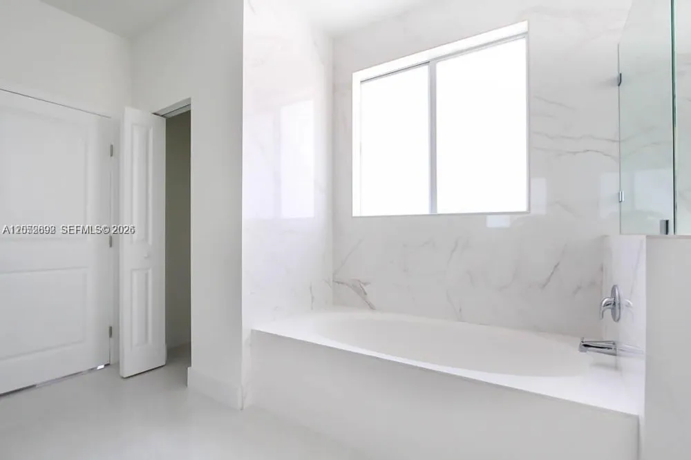 15631 SW 11th Ter Miami, FL 33194