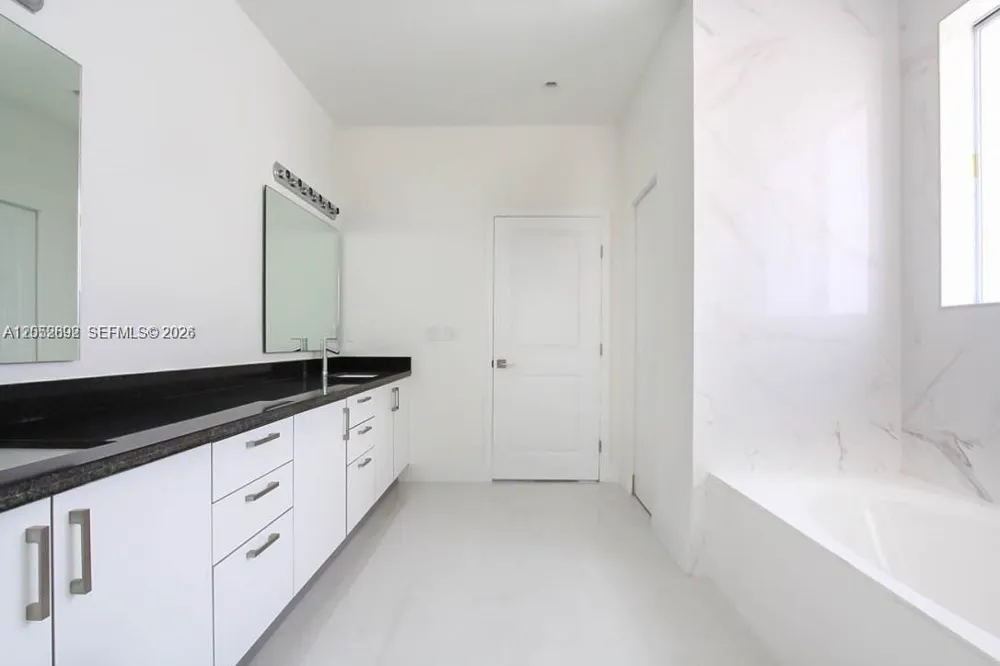 15631 SW 11th Ter Miami, FL 33194