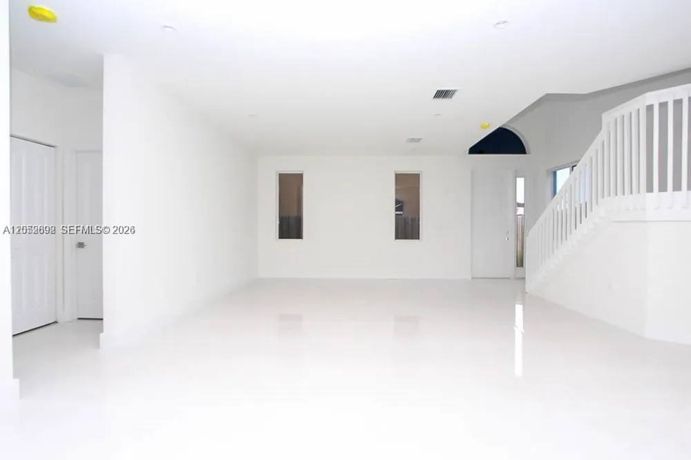 15631 SW 11th Ter Miami, FL 33194