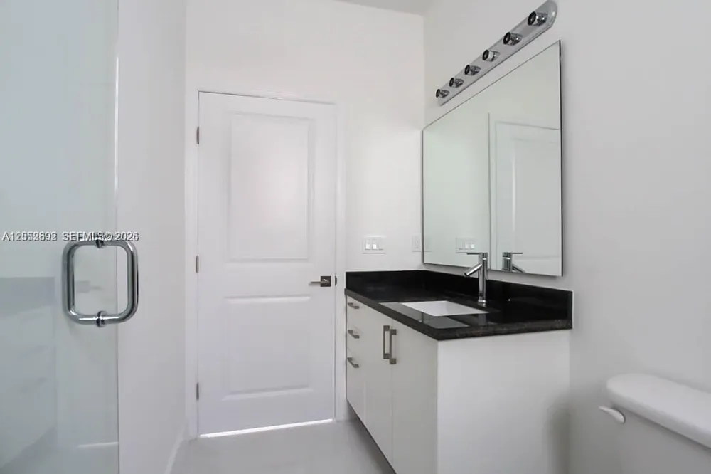 15631 SW 11th Ter Miami, FL 33194