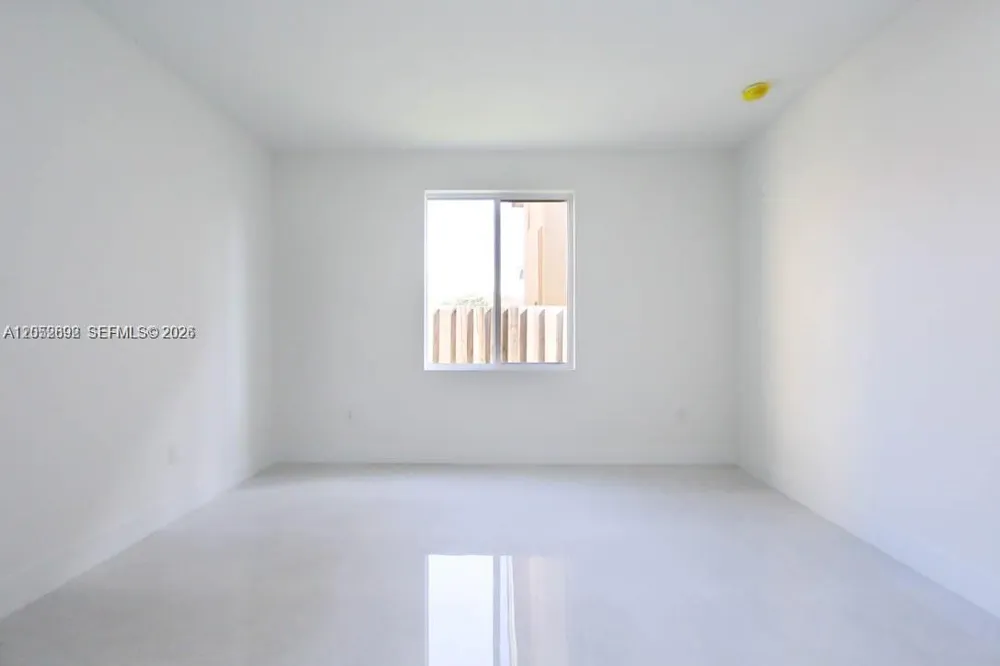 15631 SW 11th Ter Miami, FL 33194