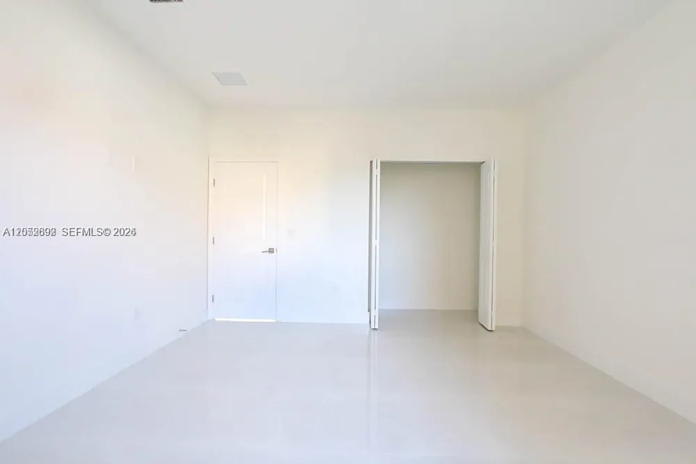 15631 SW 11th Ter Miami, FL 33194